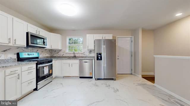 5609 Briarwood Drive photo 10