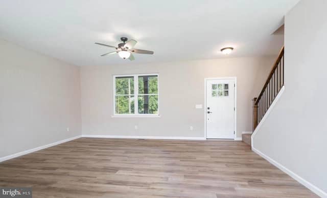 409 Crescent Boulevard photo 2