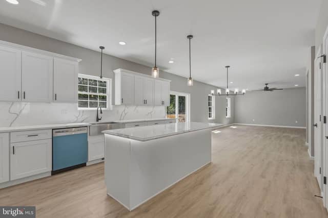 1179 Holmes Avenue photo 8