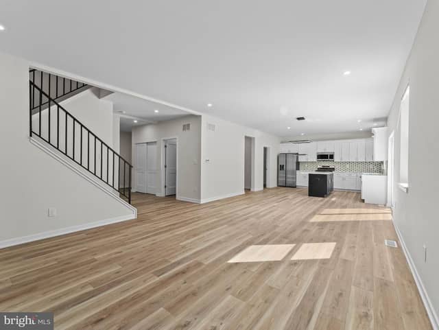 4499 Dante Avenue photo 10