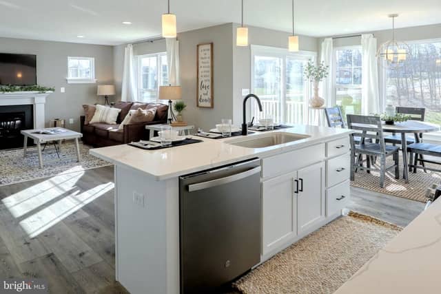 Revere Plan At 7 Fisher Drive photo 9