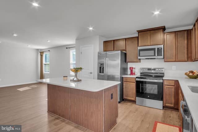 34 Summerfield Drive photo 12