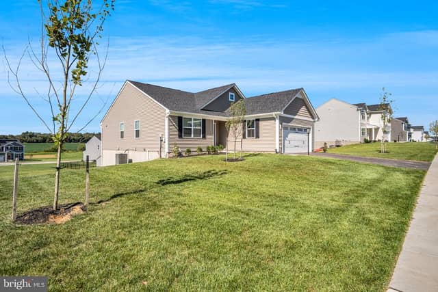 34 Summerfield Drive photo 2