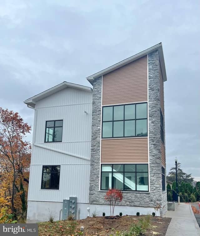 3820 Market Street photo 2