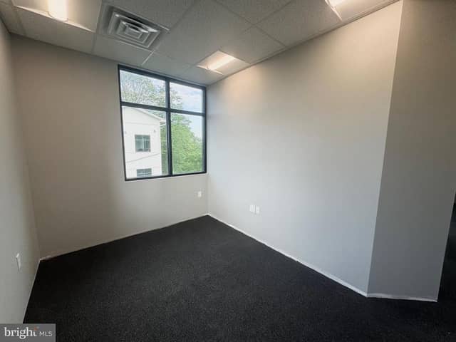 3860 Market St photo 6