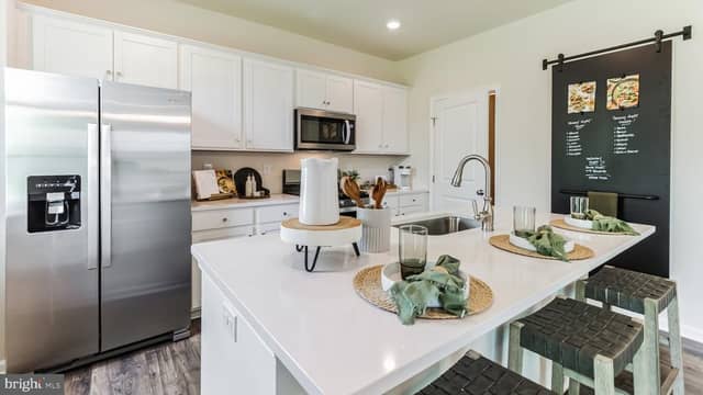 49 Bennington Way photo 2