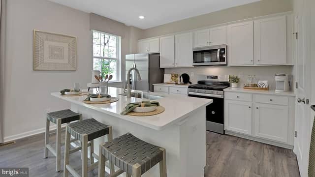 49 Bennington Way photo 4