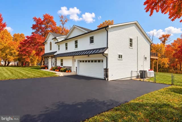 481 Sample Bridge Road photo 2