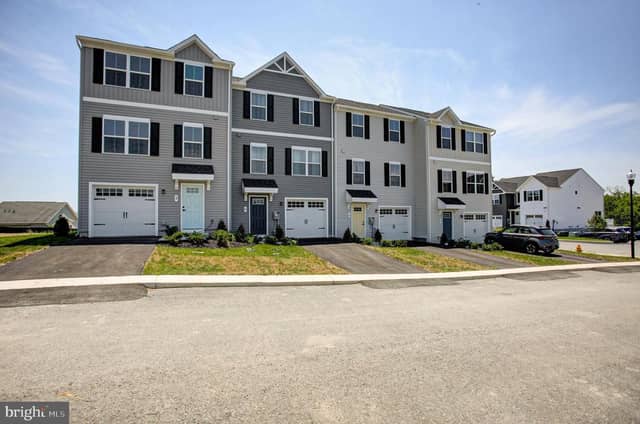 4 Margaret Way photo 2