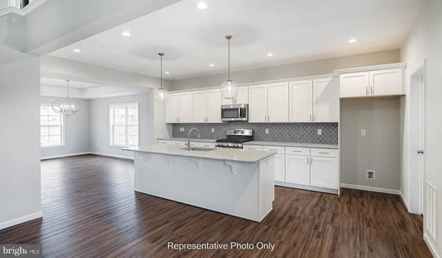 503 Charleston Drive photo 8