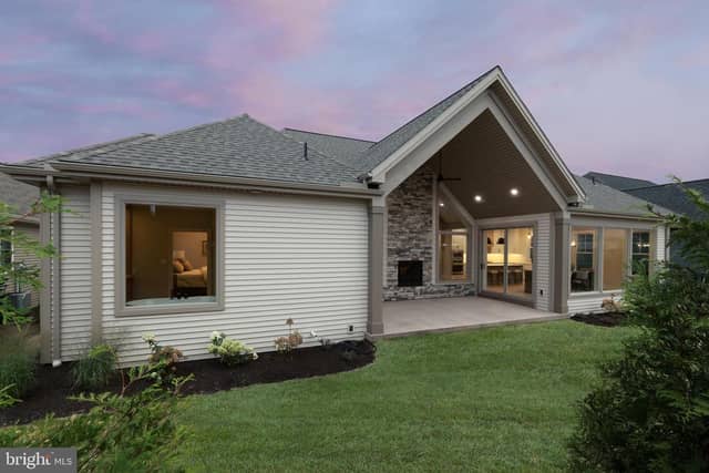 8 Jackson Court photo 2