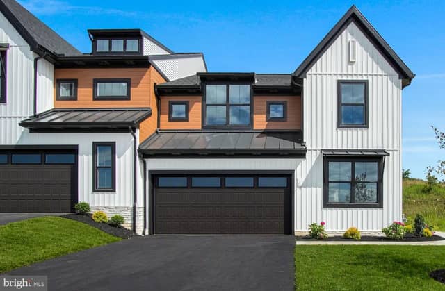 579 Sweet Honey Lane, Mechanicsburg PA new construction home