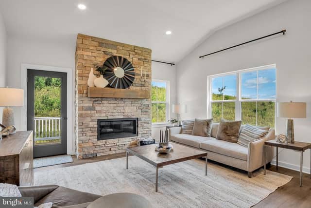 579 Sweet Honey Lane photo 4