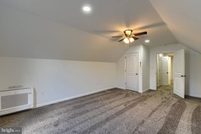 8 S Locust Lane photo 2