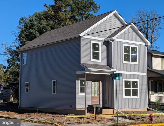 601 S York Street photo 3