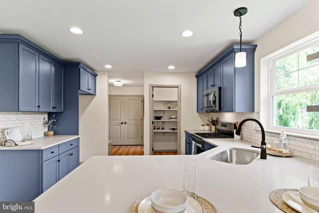 160 Hartford Drive photo 6