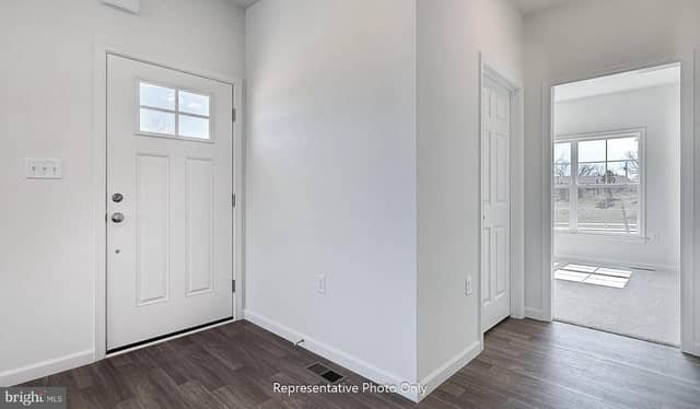 7837 Oak Brook Drive photo 4