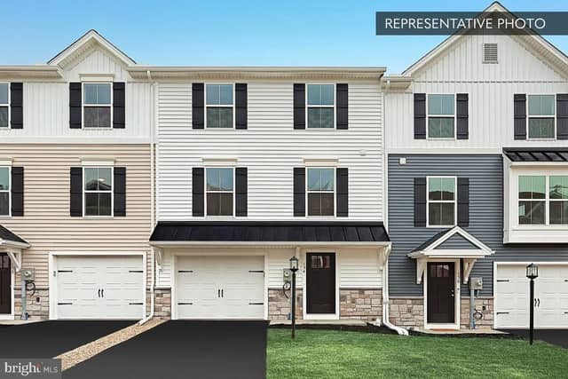 1035 Ellie Lane # LOT 1004, Harrisburg PA new construction home