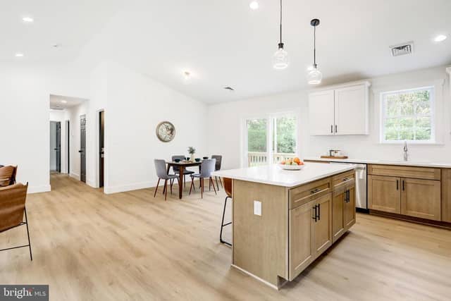 120 Wayne Avenue photo 3