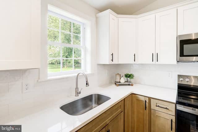 120 Wayne Avenue photo 8