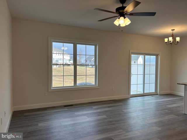 127 Magnolia Drive photo 4