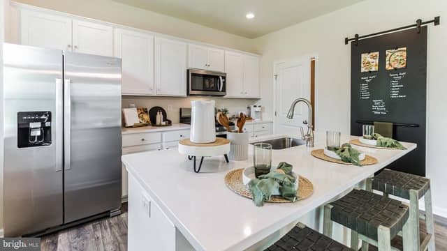 123 Pear Ridge Drive photo 3