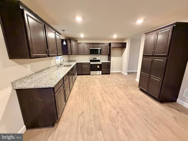 1490 Sherry Drive photo 4