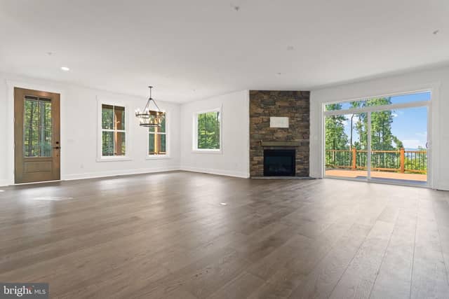 1401 Shannon Drive S photo 11