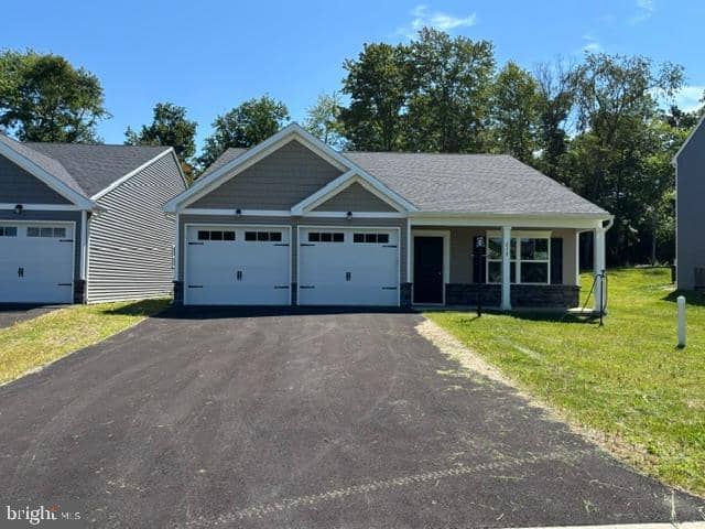 212 Grace Ann Court, Fayetteville PA new construction home