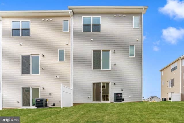 541 Bartholomew Drive photo 3