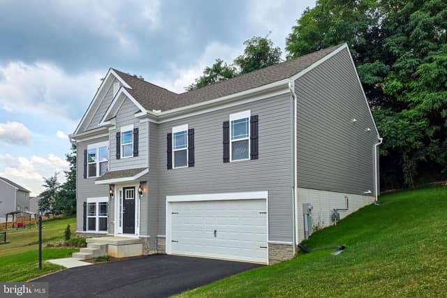 519 Evangeline Drive photo 3