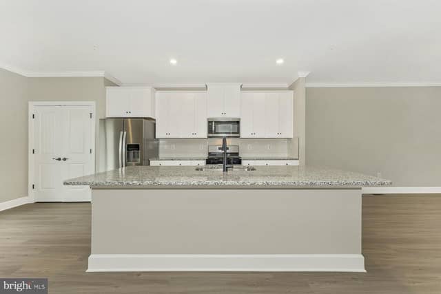 539 Bartholomew Drive photo 4