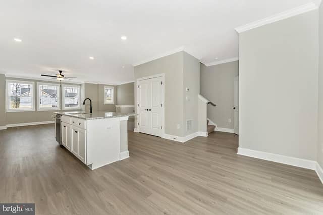 539 Bartholomew Drive photo 9