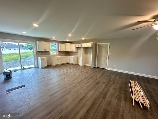 1497 Sherry Drive photo 3