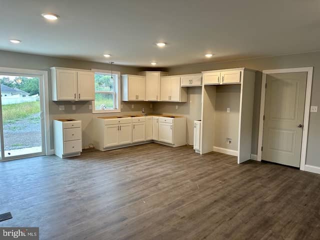 1497 Sherry Drive photo 4