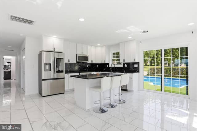 15 Canterbury Drive photo 10