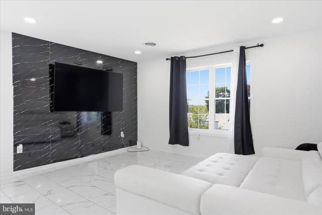 15 Canterbury Drive photo 11