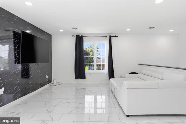 15 Canterbury Drive photo 7