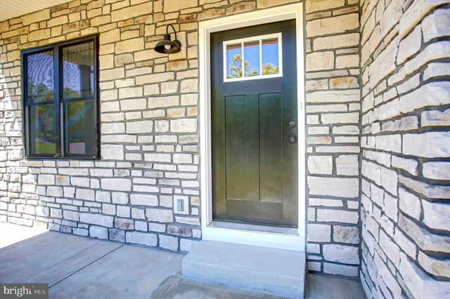695 Karvois Court photo 3
