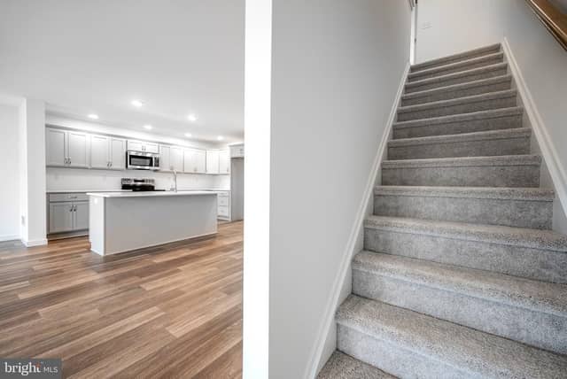 232 Central Way photo 12