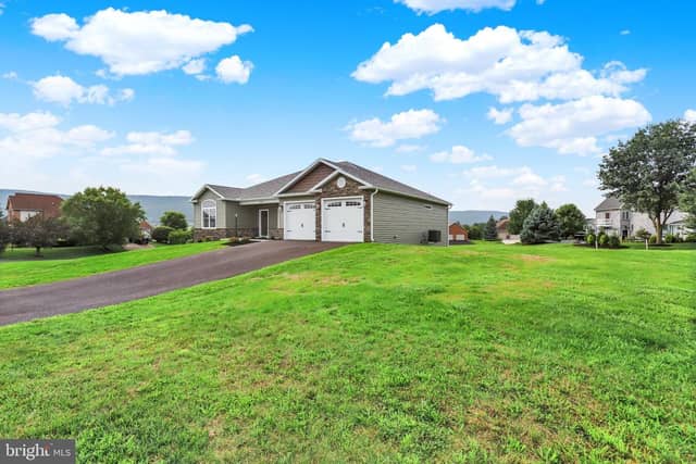 6358 Saucon Valley Drive photo 3