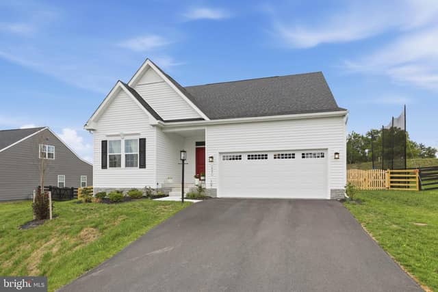 1881 Shannon Drive South photo 3