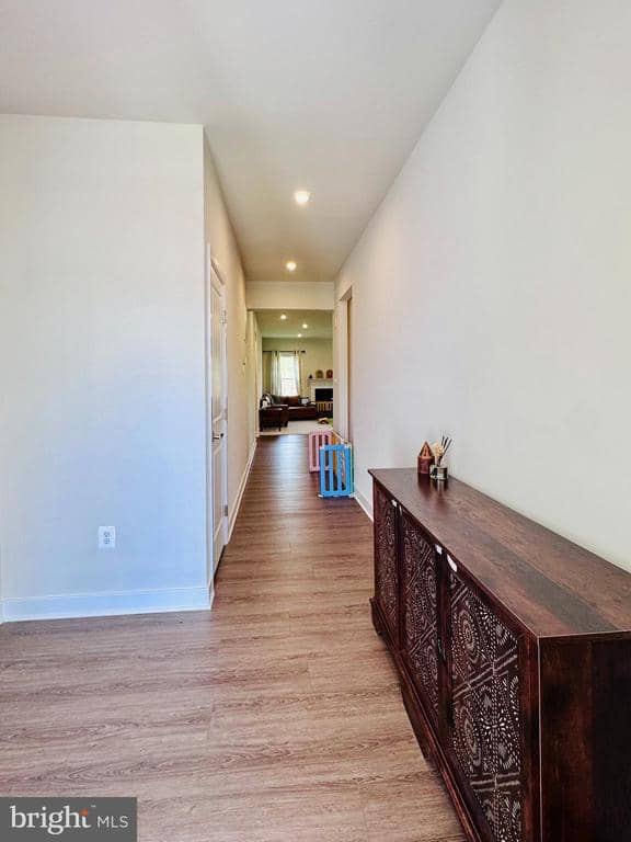 1881 Shannon Drive South photo 4