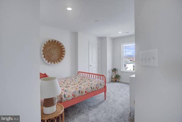 506 Creekside Blvd photo 3