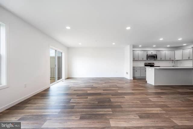 229 Central Way photo 12