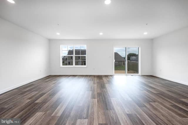 229 Central Way photo 8