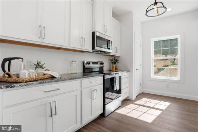 130 Woodbriar Drive photo 10