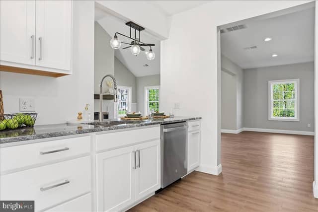 130 Woodbriar Drive photo 11