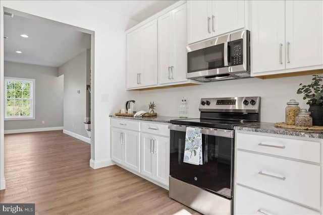 130 Woodbriar Drive photo 9
