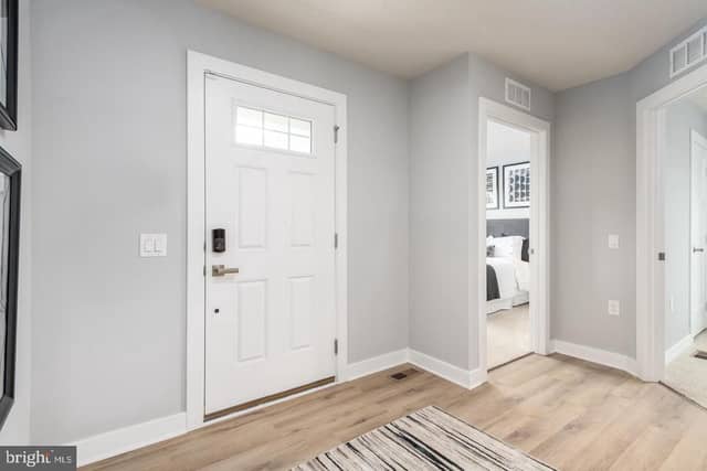 702 Mina Circle photo 2